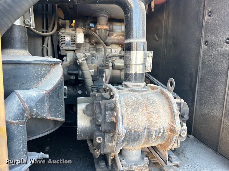 image for item EG0332 2012 Vermeer V800X205S.D. vacuum excavator