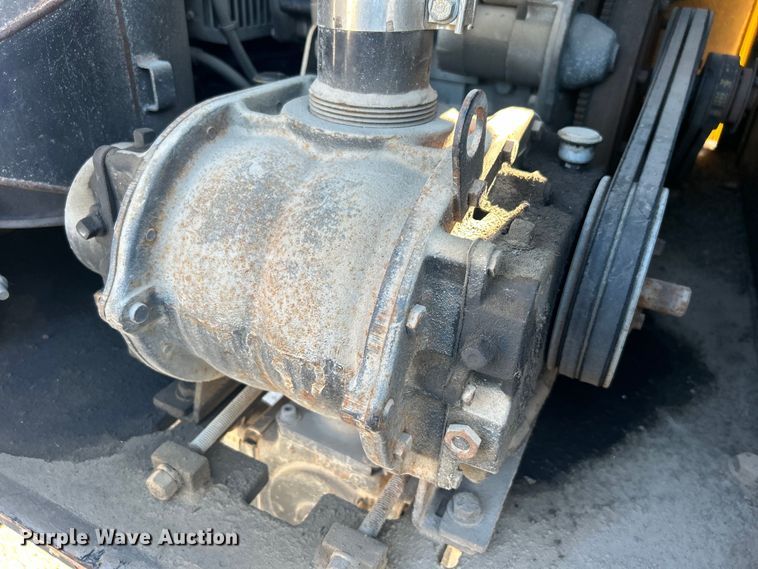 image for item EG0332 2012 Vermeer V800X205S.D. vacuum excavator