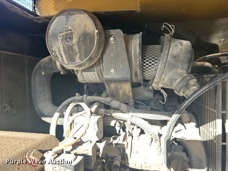 image for item EG0332 2012 Vermeer V800X205S.D. vacuum excavator