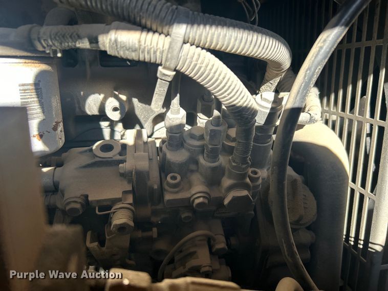 image for item EG0332 2012 Vermeer V800X205S.D. vacuum excavator