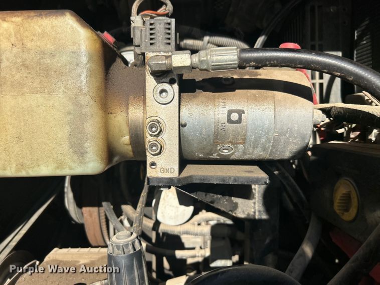 image for item EG0332 2012 Vermeer V800X205S.D. vacuum excavator