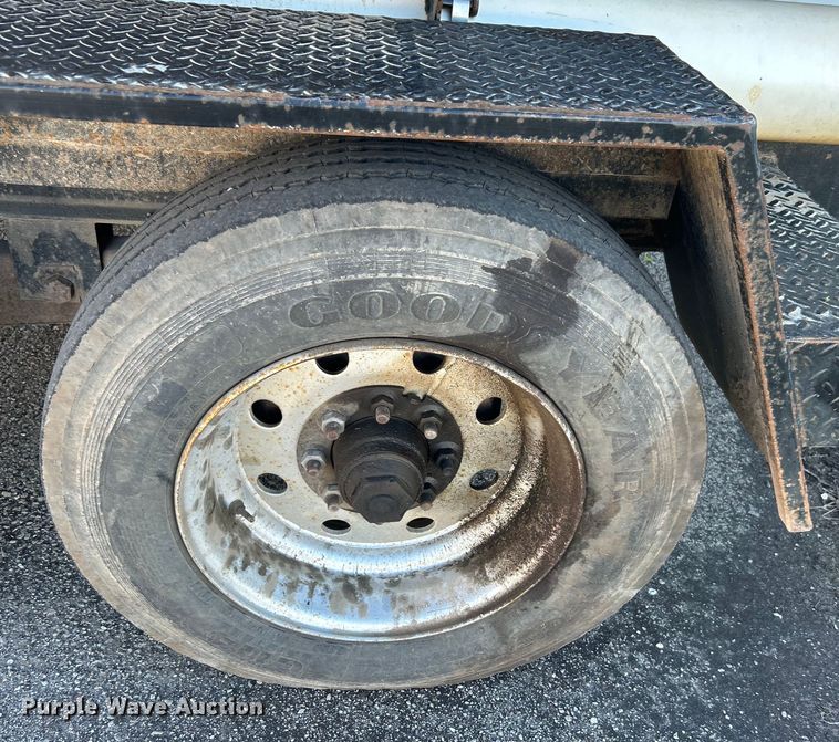 image for item EG0332 2012 Vermeer V800X205S.D. vacuum excavator