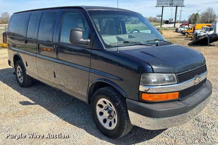 image for item EH6627 2010 Chevrolet Express van