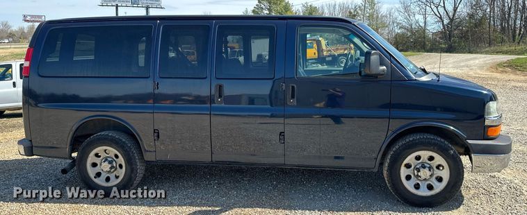 image for item EH6627 2010 Chevrolet Express van