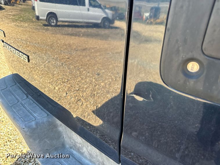 image for item EH6627 2010 Chevrolet Express van