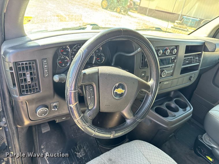 image for item EH6627 2010 Chevrolet Express van