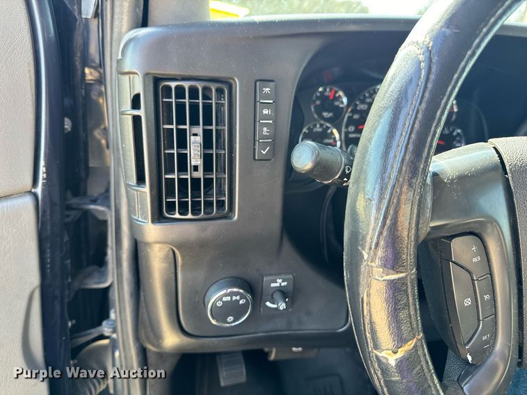 image for item EH6627 2010 Chevrolet Express van