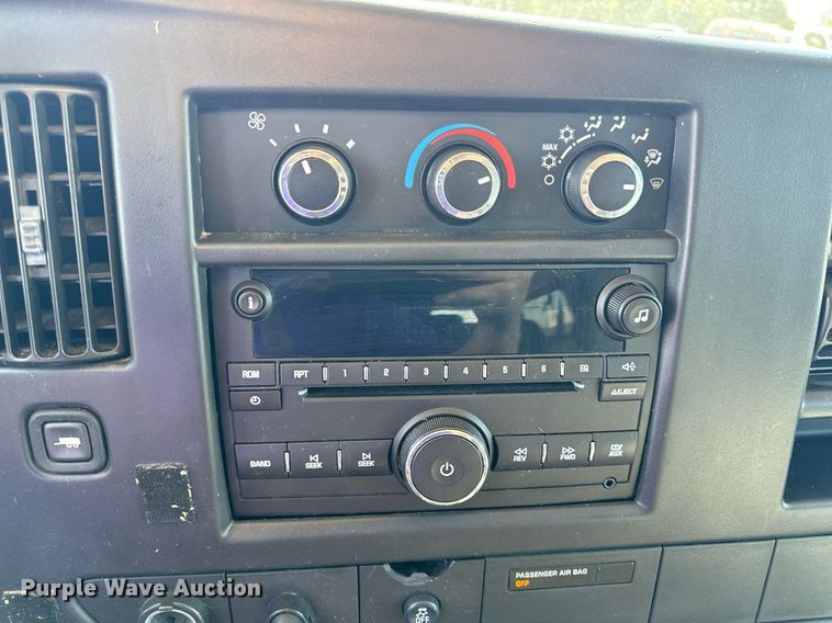 image for item EH6627 2010 Chevrolet Express van