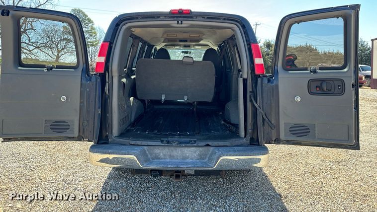 image for item EH6627 2010 Chevrolet Express van