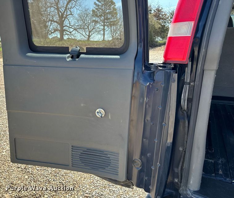 image for item EH6627 2010 Chevrolet Express van