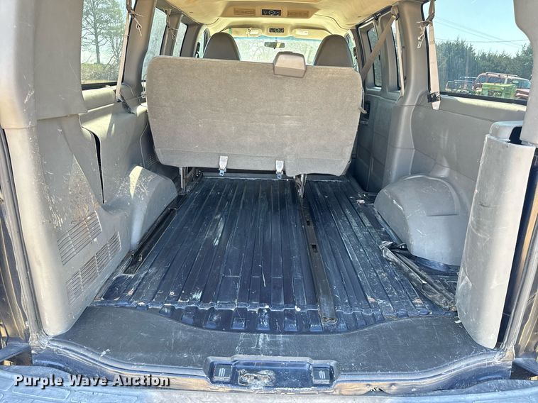 image for item EH6627 2010 Chevrolet Express van