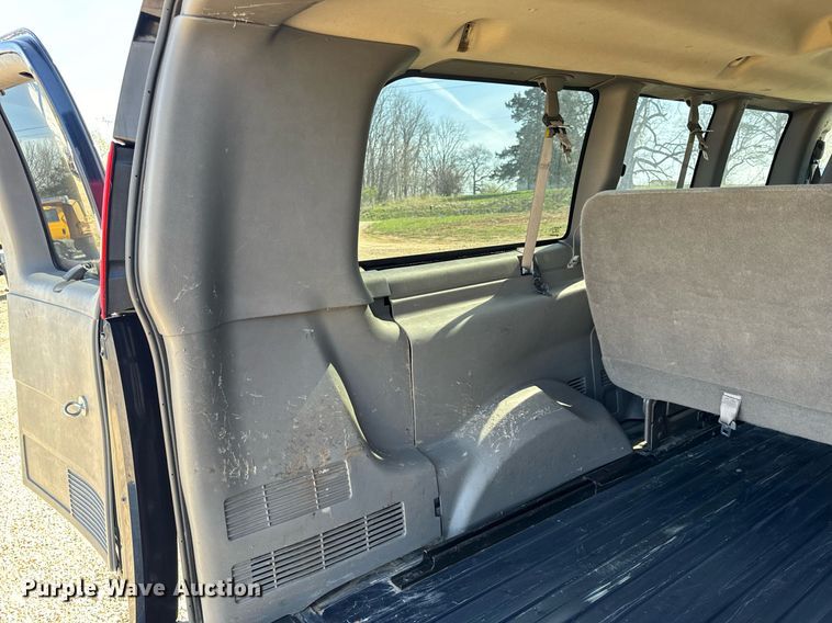 image for item EH6627 2010 Chevrolet Express van