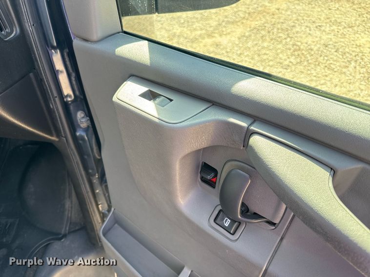 image for item EH6627 2010 Chevrolet Express van