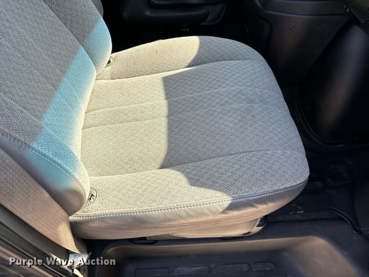 image for item EH6627 2010 Chevrolet Express van