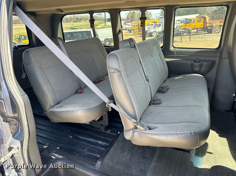 image for item EH6627 2010 Chevrolet Express van