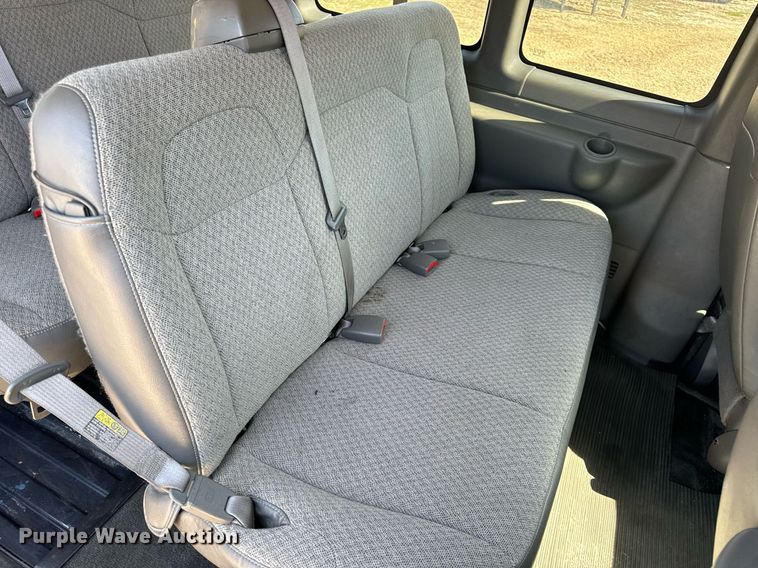 image for item EH6627 2010 Chevrolet Express van