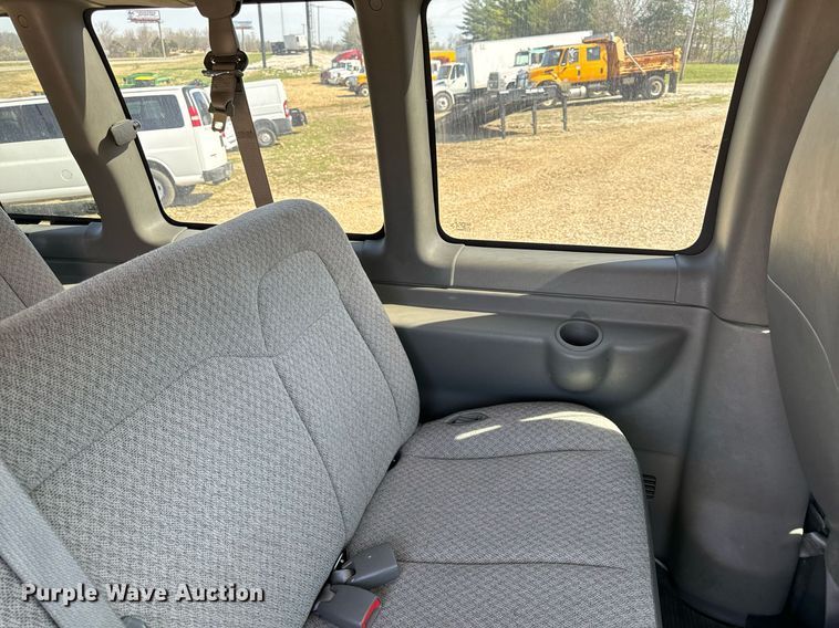 image for item EH6627 2010 Chevrolet Express van