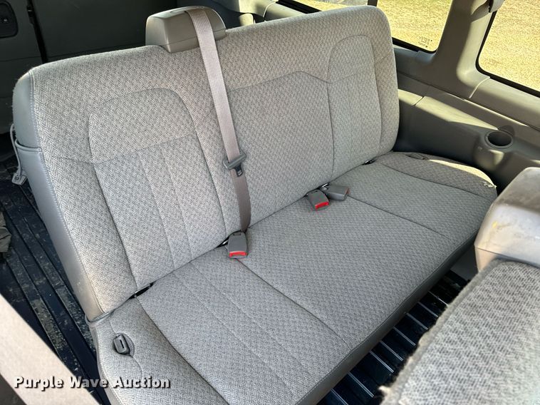 image for item EH6627 2010 Chevrolet Express van