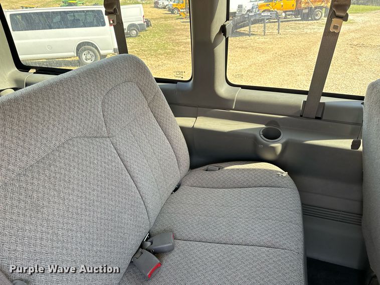 image for item EH6627 2010 Chevrolet Express van