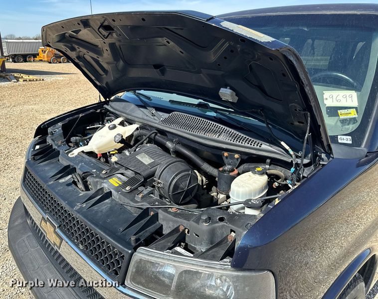 image for item EH6627 2010 Chevrolet Express van