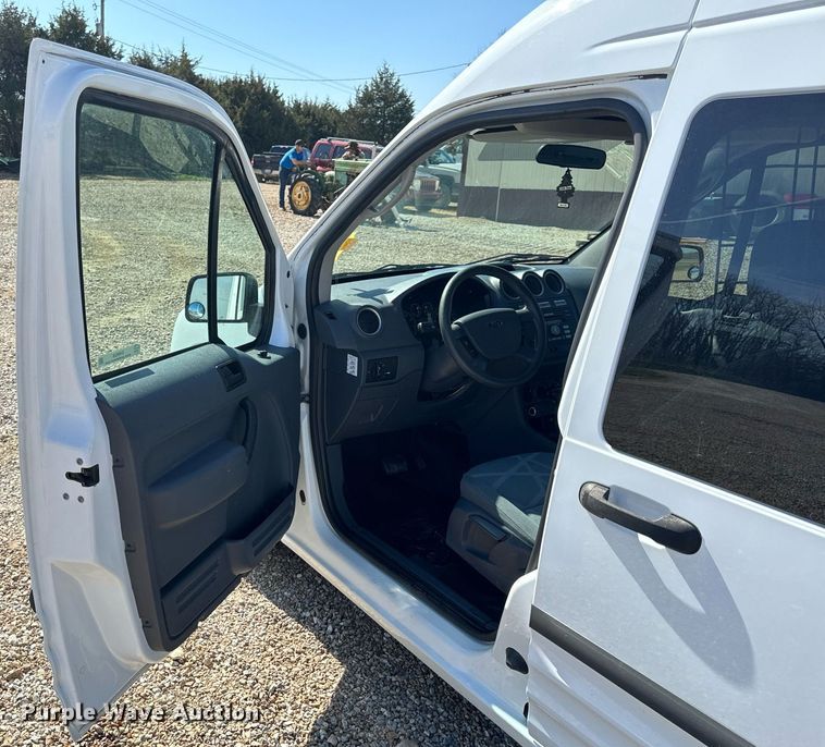 image for item EH6628 2010 Ford Transit Connect XLT van