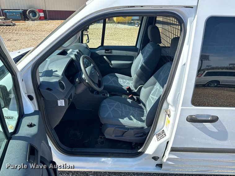 image for item EH6628 2010 Ford Transit Connect XLT van