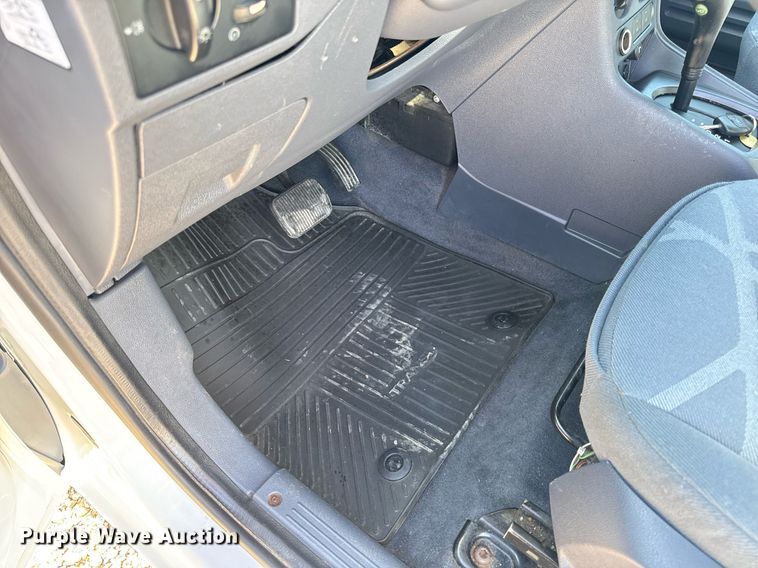 image for item EH6628 2010 Ford Transit Connect XLT van