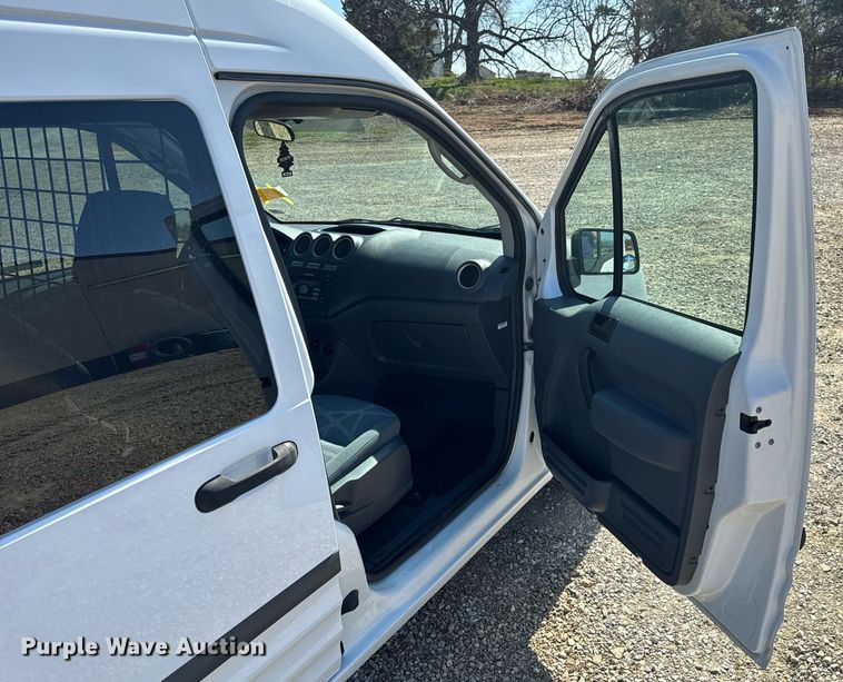 image for item EH6628 2010 Ford Transit Connect XLT van