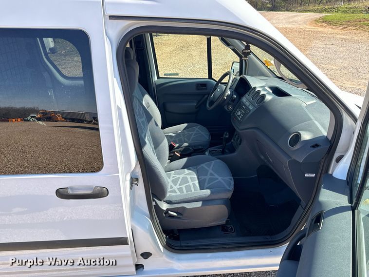 image for item EH6628 2010 Ford Transit Connect XLT van