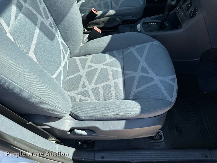 image for item EH6628 2010 Ford Transit Connect XLT van