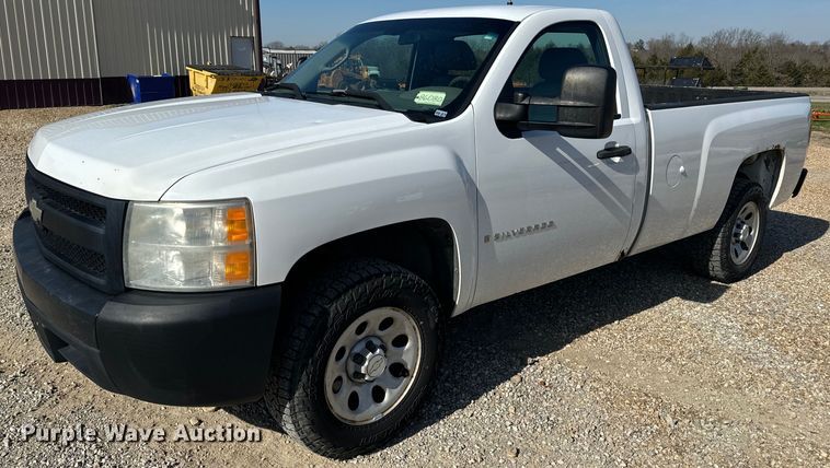 image for item EH6630 2007 Chevrolet Silverado 1500 pickup truck