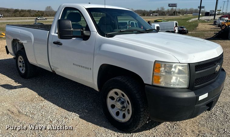image for item EH6630 2007 Chevrolet Silverado 1500 pickup truck