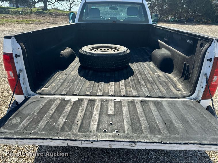 image for item EH6630 2007 Chevrolet Silverado 1500 pickup truck