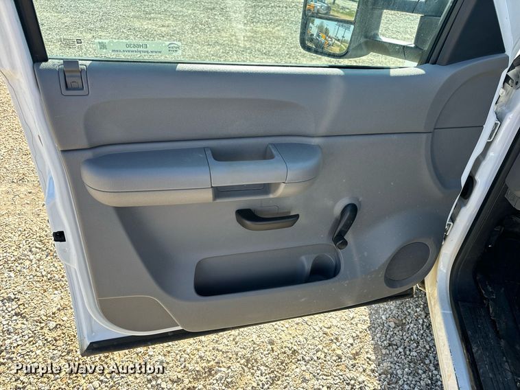 image for item EH6630 2007 Chevrolet Silverado 1500 pickup truck