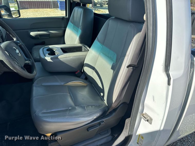 image for item EH6630 2007 Chevrolet Silverado 1500 pickup truck