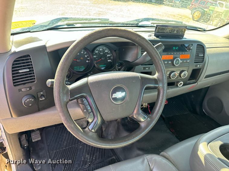 image for item EH6630 2007 Chevrolet Silverado 1500 pickup truck