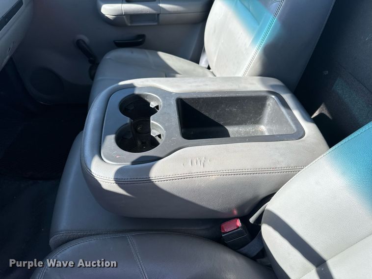 image for item EH6630 2007 Chevrolet Silverado 1500 pickup truck