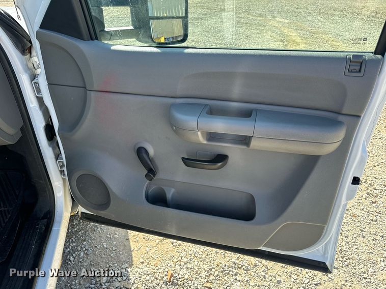 image for item EH6630 2007 Chevrolet Silverado 1500 pickup truck