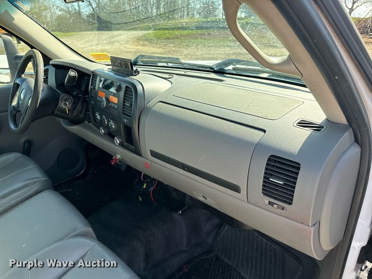 image for item EH6630 2007 Chevrolet Silverado 1500 pickup truck