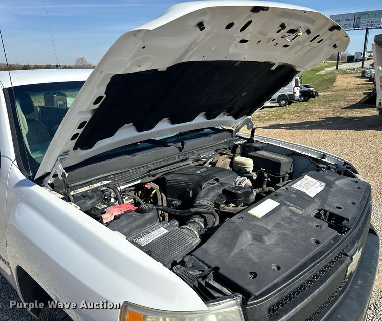 image for item EH6630 2007 Chevrolet Silverado 1500 pickup truck