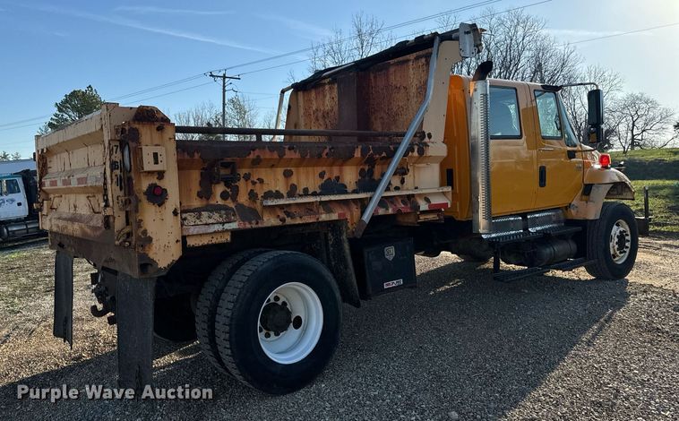 image for item EH6633 2005 International 7400 dump truck