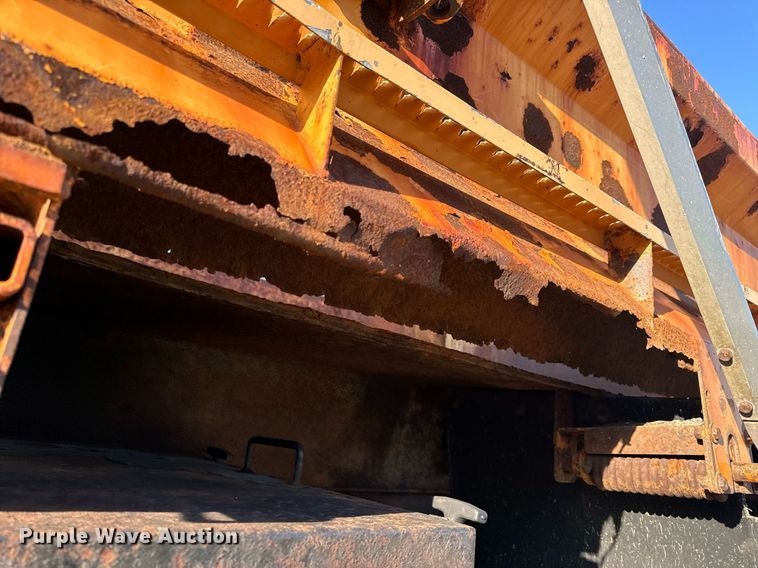 image for item EH6633 2005 International 7400 dump truck