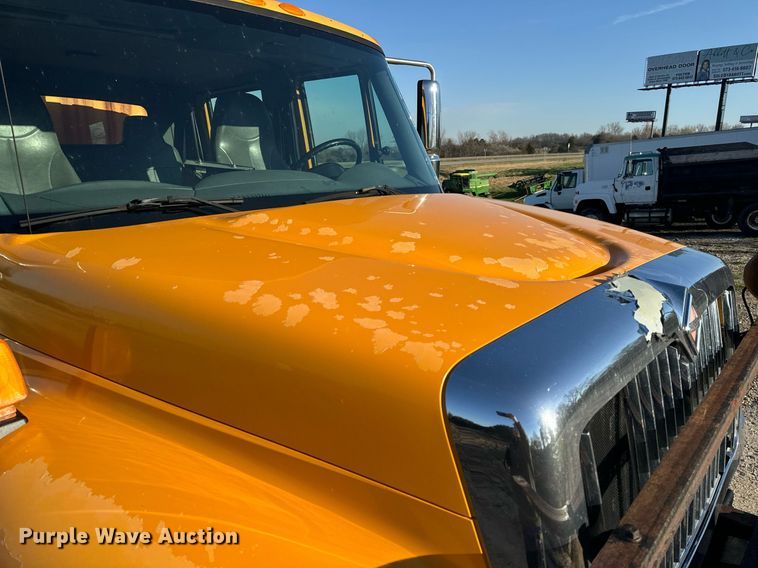 image for item EH6633 2005 International 7400 dump truck