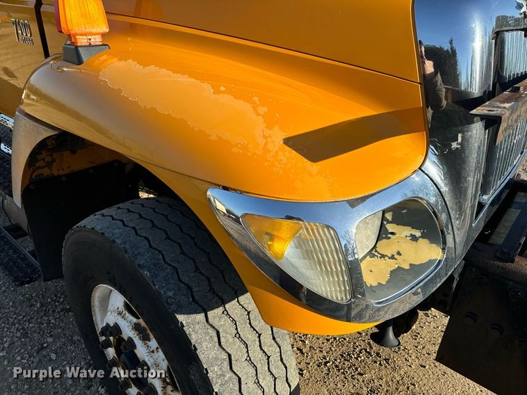 image for item EH6633 2005 International 7400 dump truck