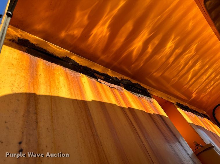 image for item EH6633 2005 International 7400 dump truck