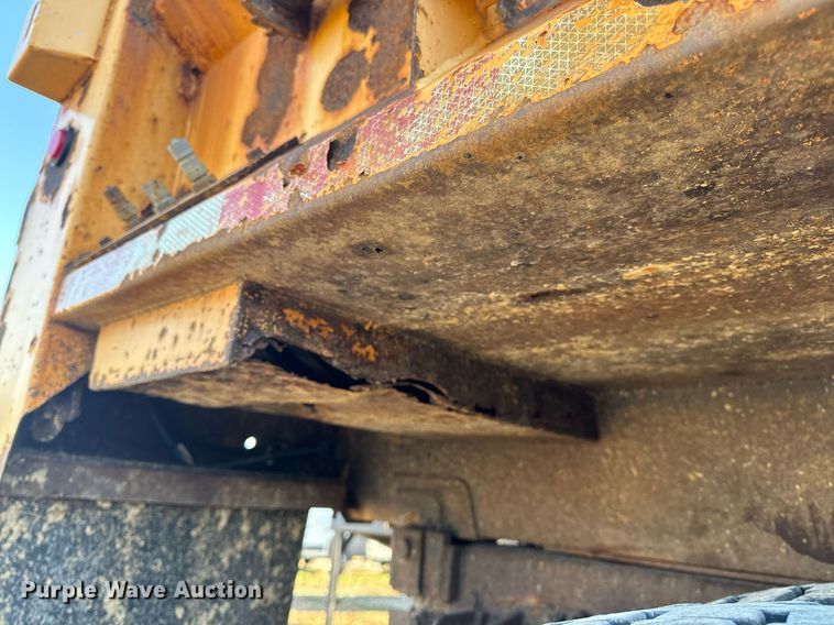 image for item EH6633 2005 International 7400 dump truck