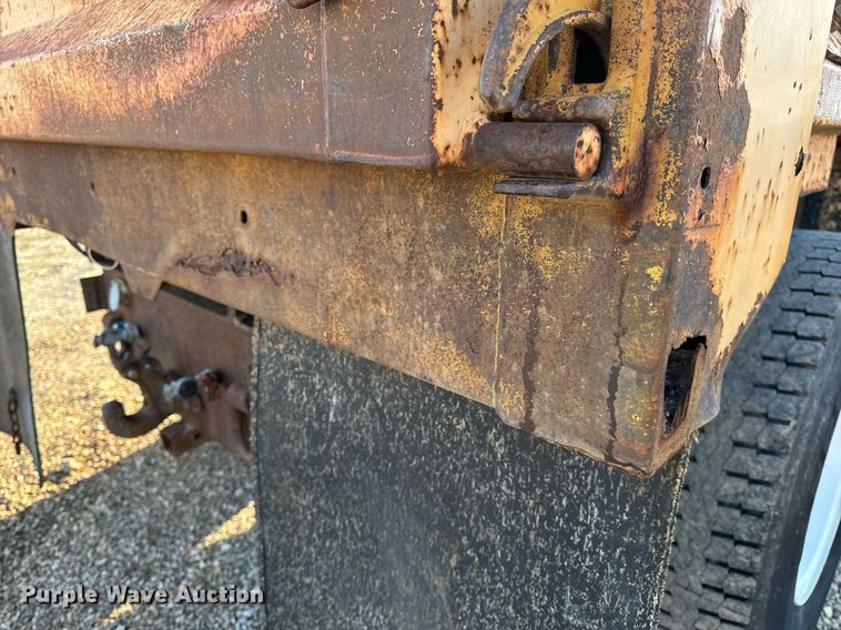 image for item EH6633 2005 International 7400 dump truck