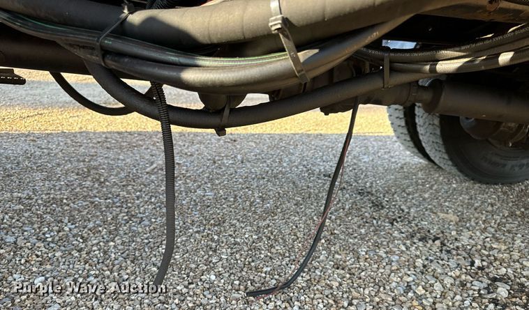 image for item EH6633 2005 International 7400 dump truck