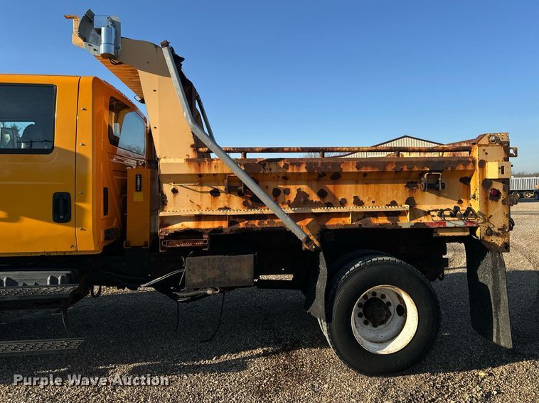 image for item EH6633 2005 International 7400 dump truck