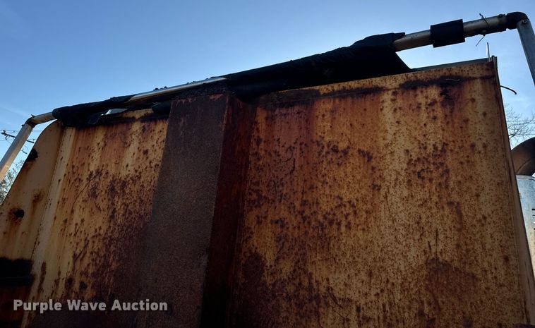 image for item EH6633 2005 International 7400 dump truck